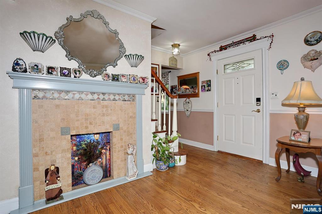 393 New Bridge Rd, Bergenfield, NJ 07621