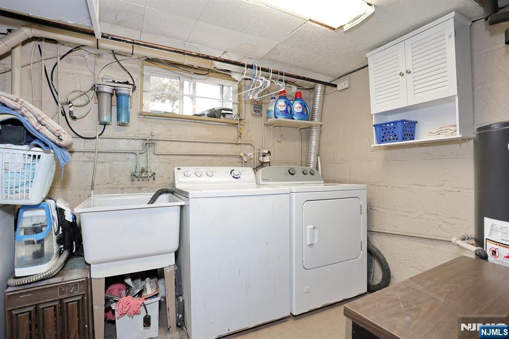 393 New Bridge Rd, Bergenfield, NJ 07621