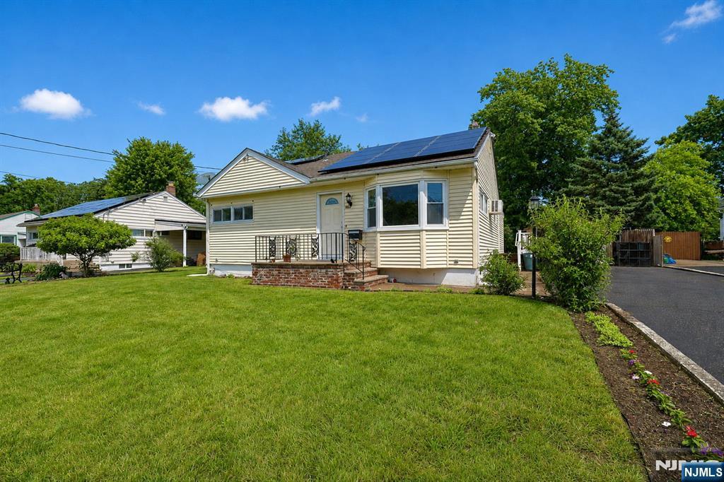 1429 Washington Avenue - Photo 2