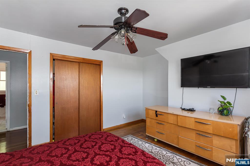 409 Farnham Ave, Lodi, NJ 07644