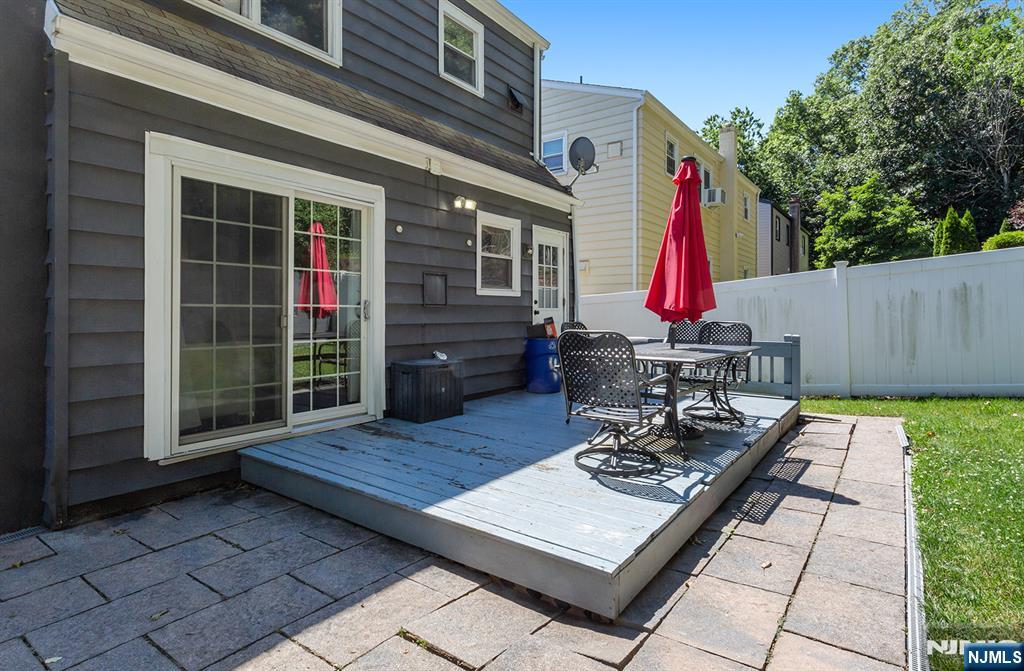 409 Farnham Ave, Lodi, NJ 07644