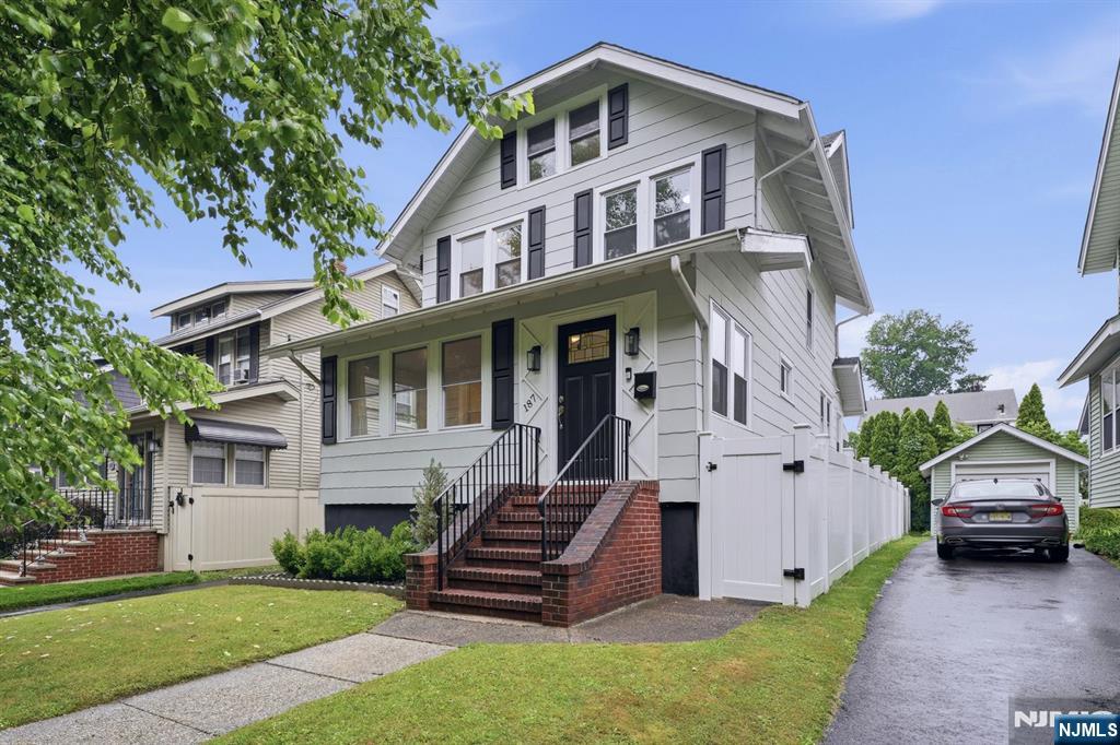187 Cypress Avenue - Photo 2