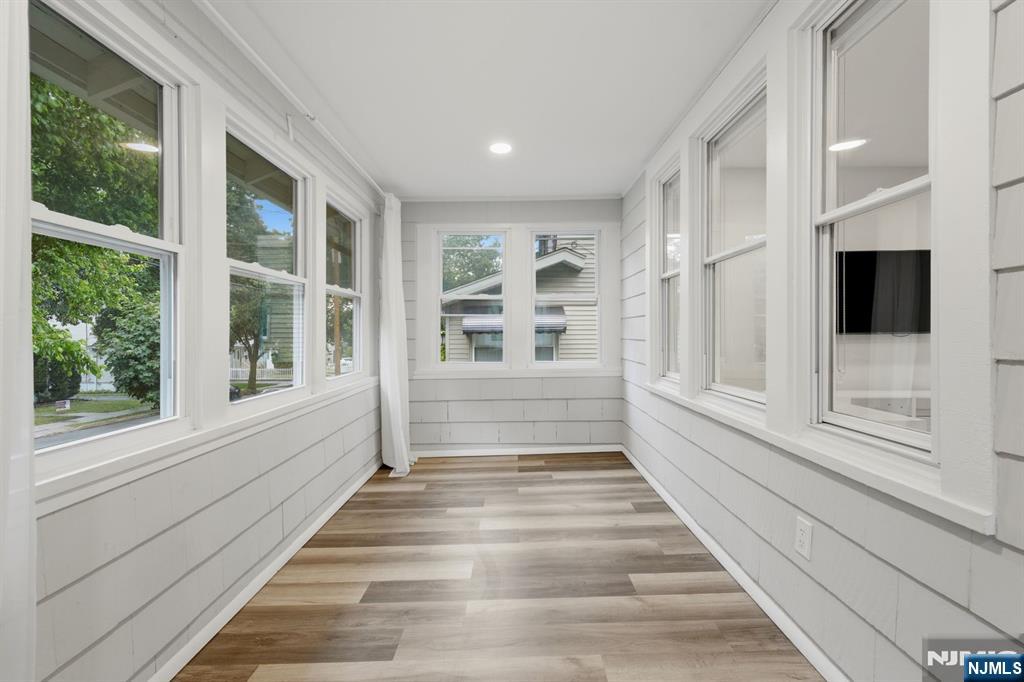 187 Cypress Avenue - Photo 4