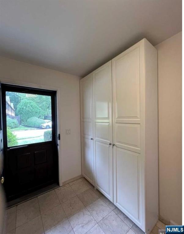18 Linwood Avenue 18 - Photo 2