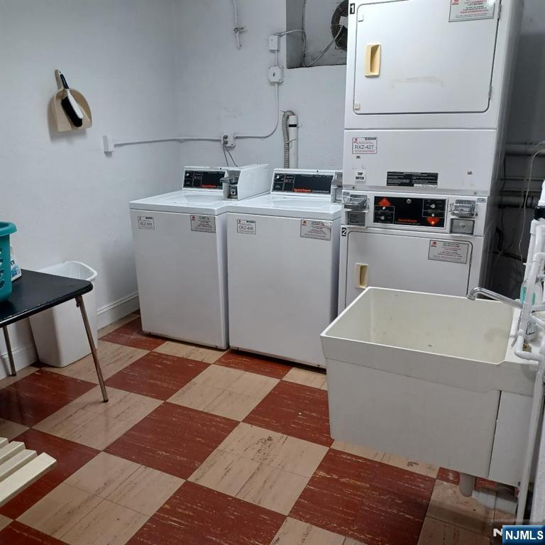 111 Broad - Photo 2