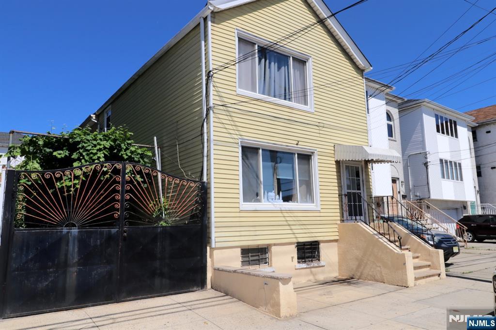 119 Pacific Street - Photo 2