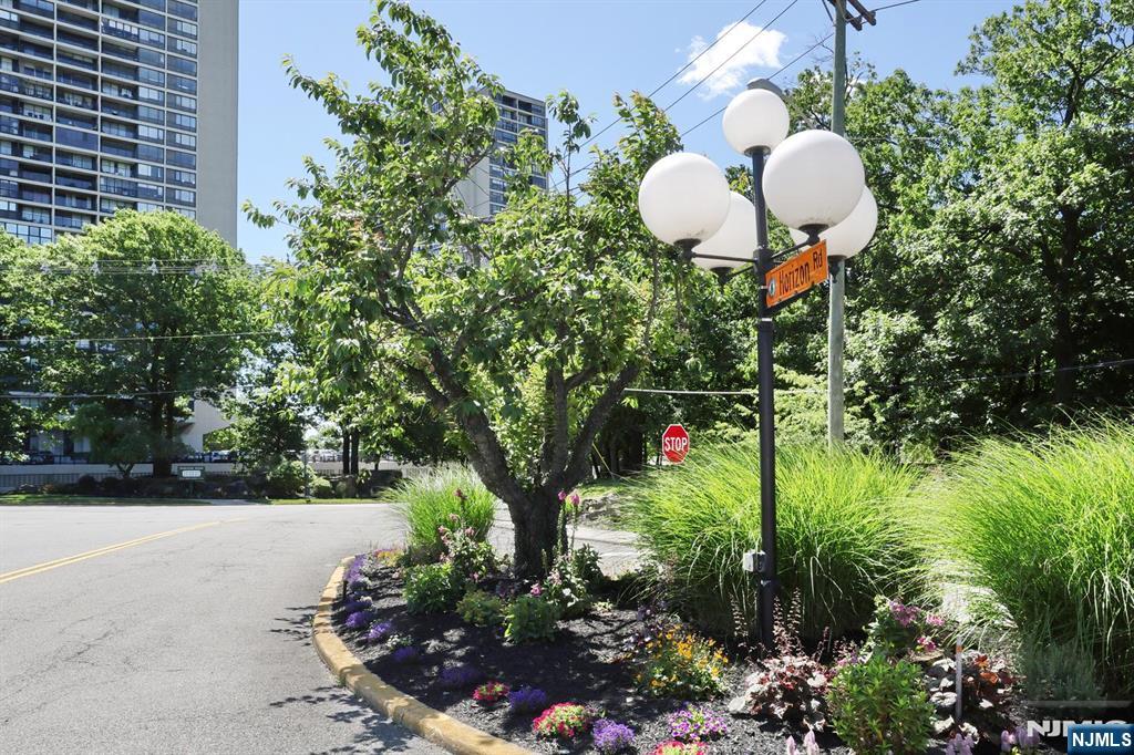 3 Horizon Rd #618, Fort Lee, NJ 07024