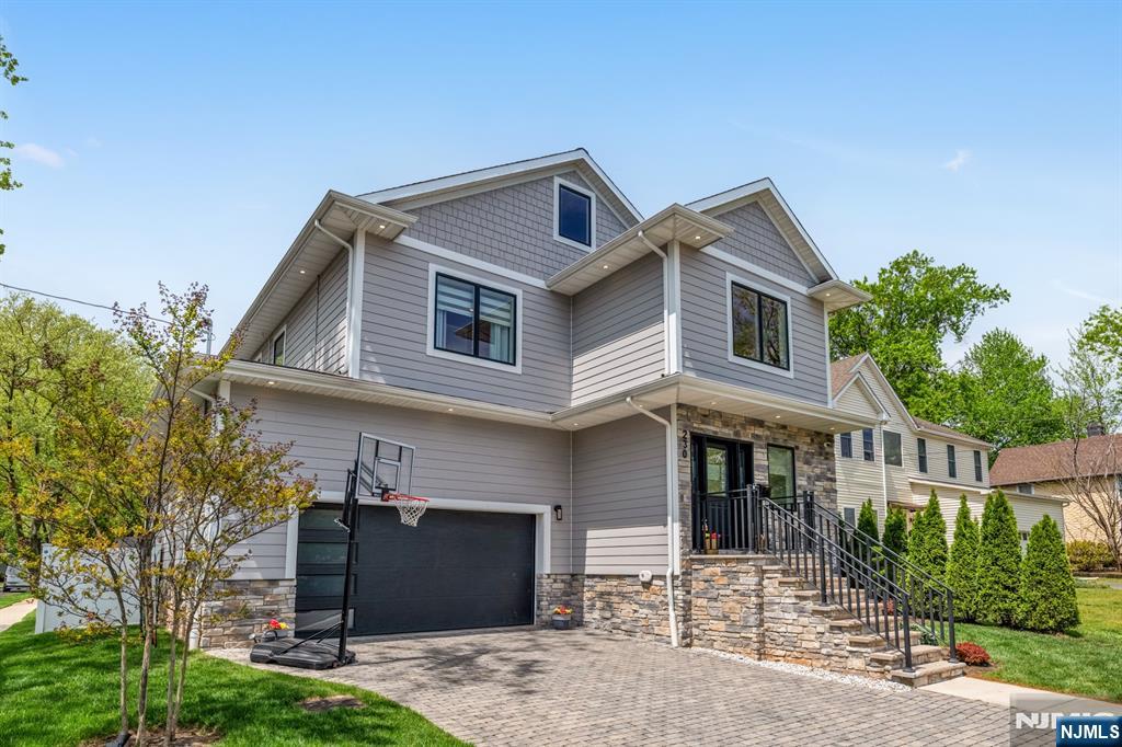 230 Park Ave, Teaneck, NJ 07666