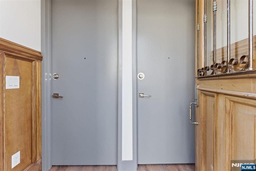 821 18th Street - Photo 2