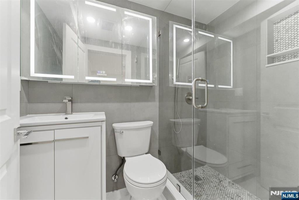 821 18th Street — photo 33