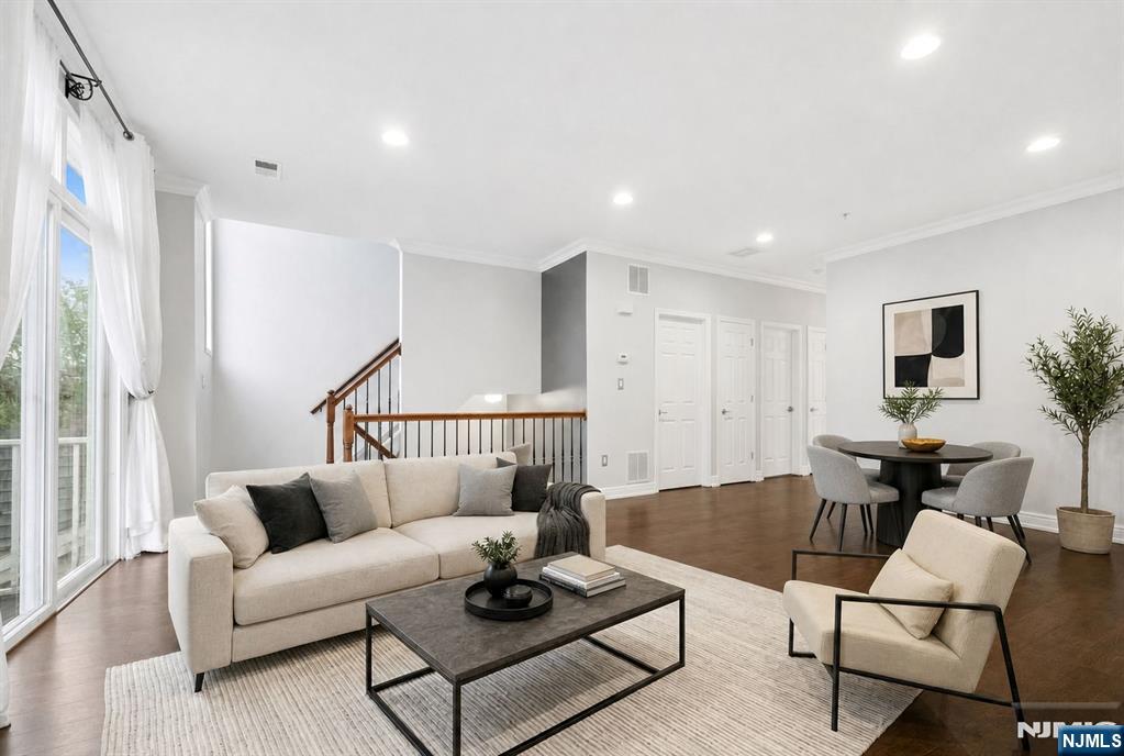 338 Oswego Court — photo 12