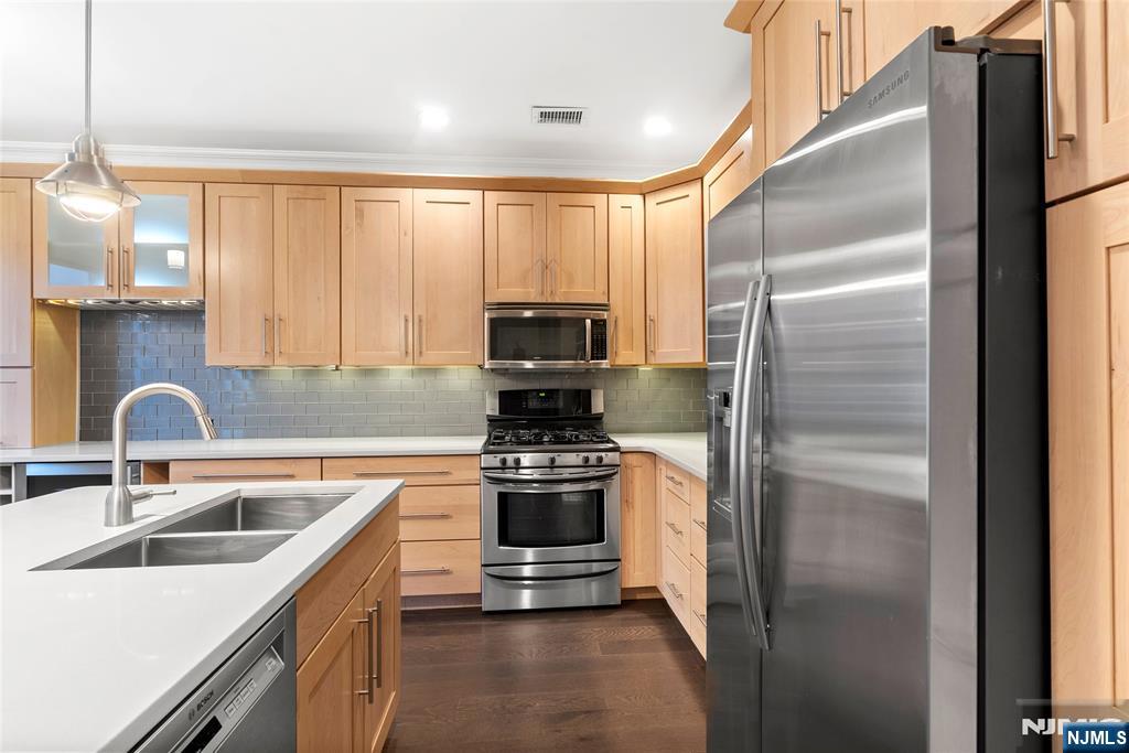 338 Oswego Court - Photo 4