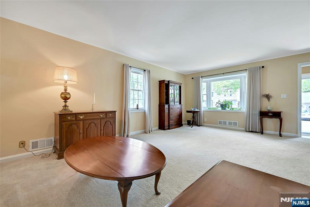 63 Surrey Lane - Photo 3