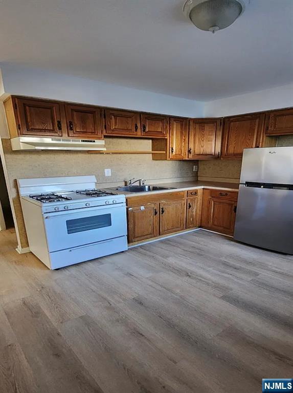 77 Main Avenue - Photo 2