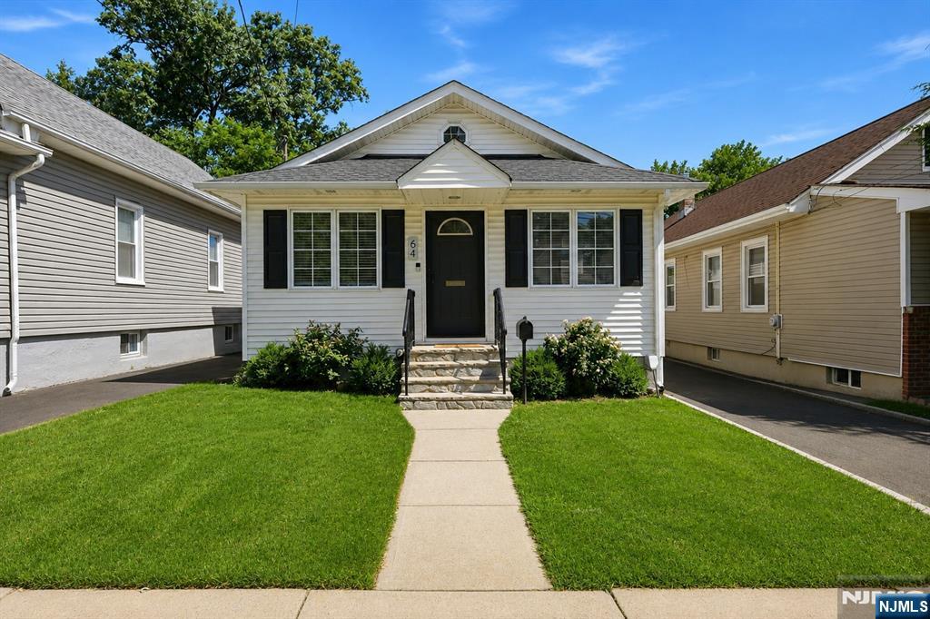 64 Conover Avenue - Photo 2