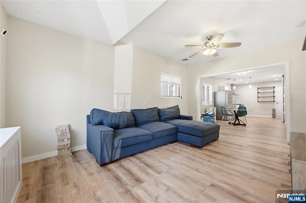 64 Conover Avenue - Photo 3