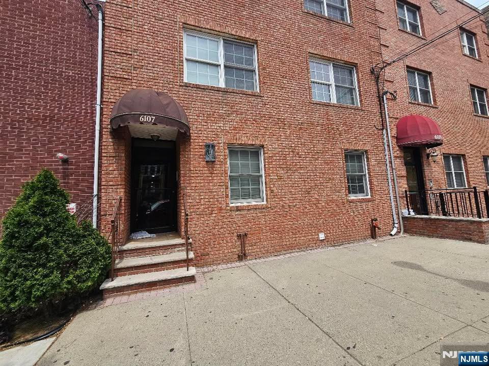 6107 Park Avenue 4 - Photo 5