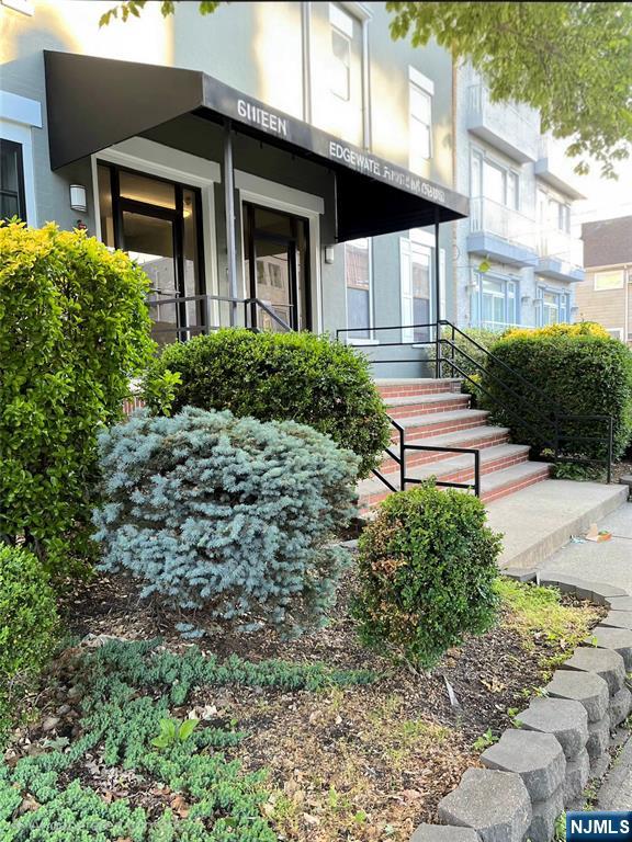 66-68 Edgewater Place A2 - Photo 3