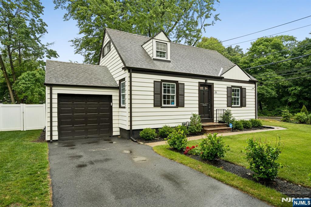 24 Iris Road - Photo 2