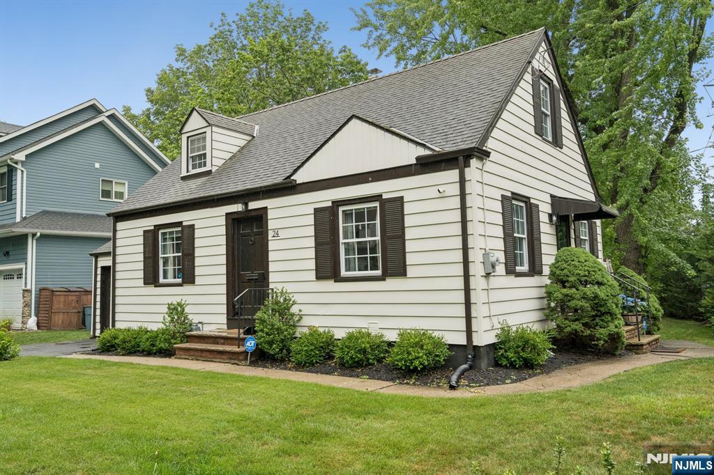 24 Iris Road - Photo 4