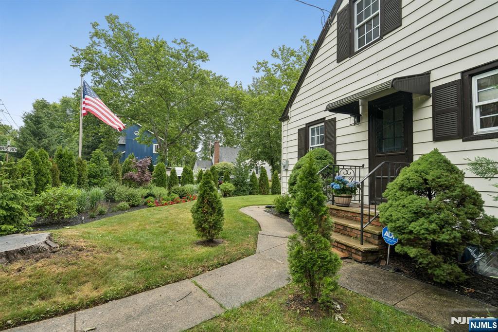 24 Iris Road - Photo 5