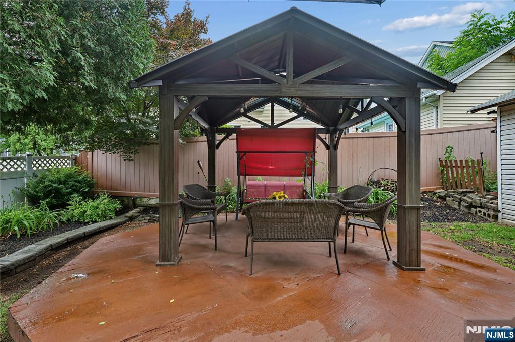 306 Passaic Avenue - Photo 4
