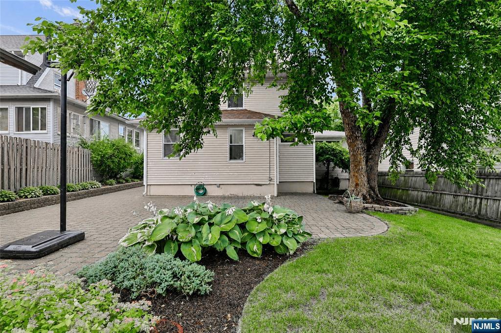 306 Passaic Ave, Hasbrouck Heights, NJ 07604