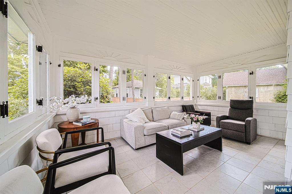 209 Harding Road - Photo 4