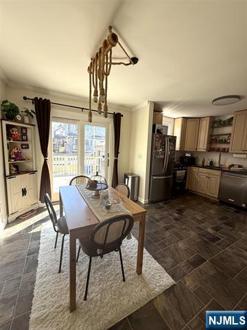 1 Courier Place - Photo 4