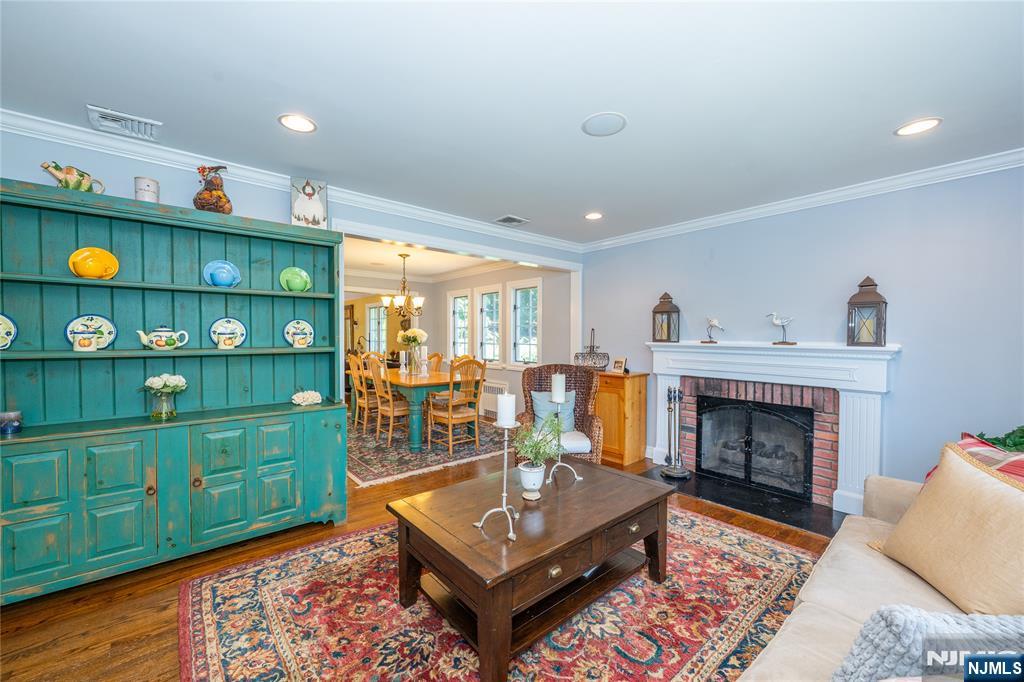 23 Carlton Avenue - Photo 3