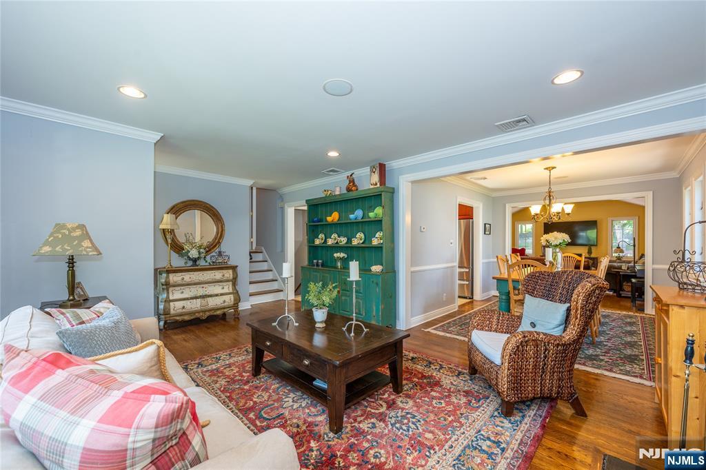 23 Carlton Avenue - Photo 4