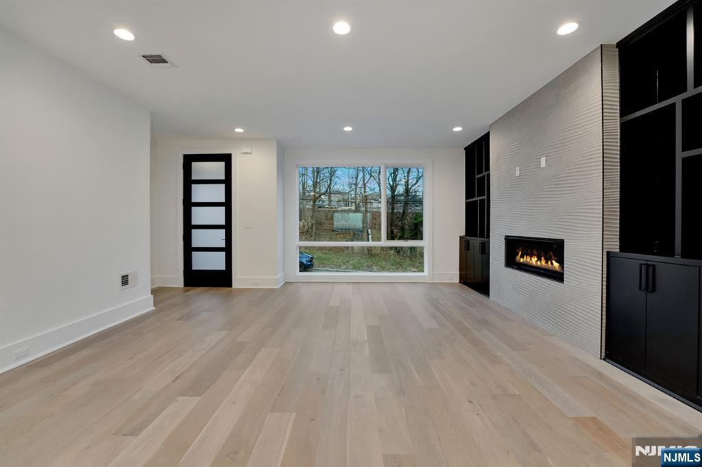 Photo 3 of Sale Pending at 529 5th Street #B, Palisades Park, NJ 07650 | MLS# 26023744 | Listing updated on 2026-09-14