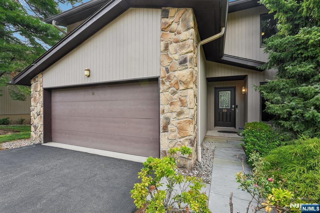 3rd image of 19 Cedar Wood Ter, Woodland Park, NJ 07424 | MLS# 26023758