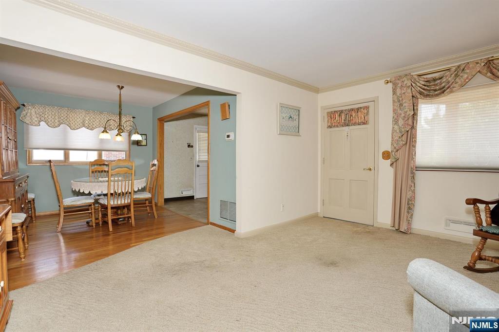 140 Carlyle Court - Photo 5