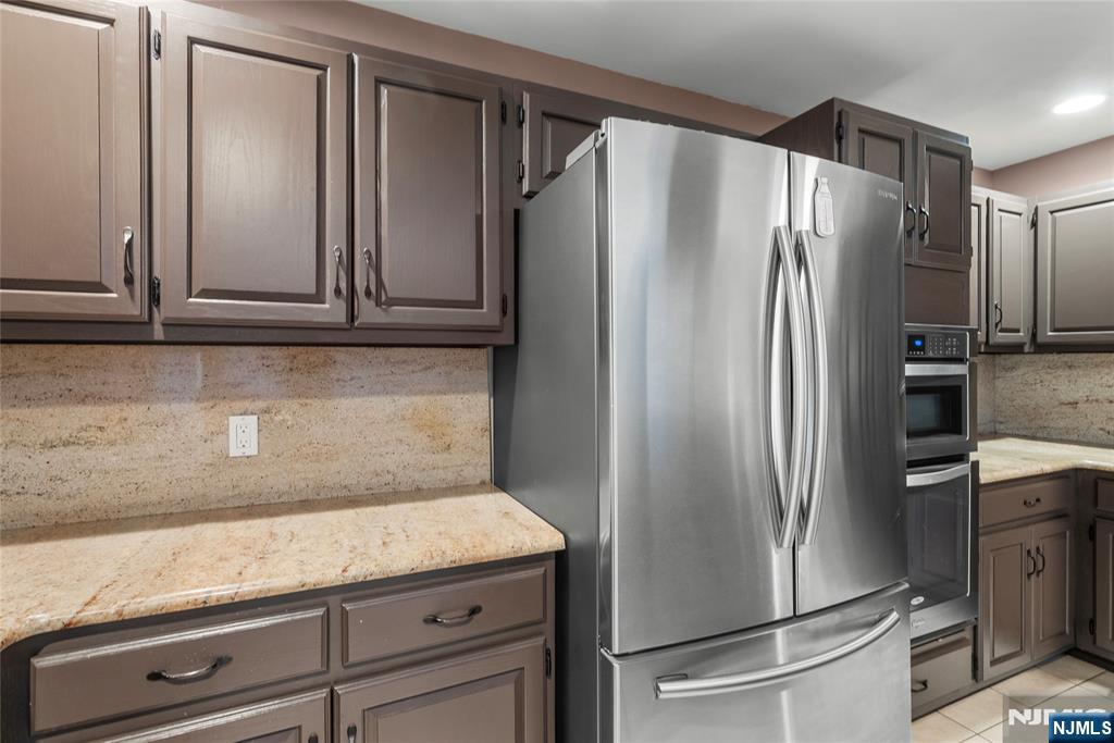 300 Gorge Rd #2, Cliffside Park, NJ 07010
