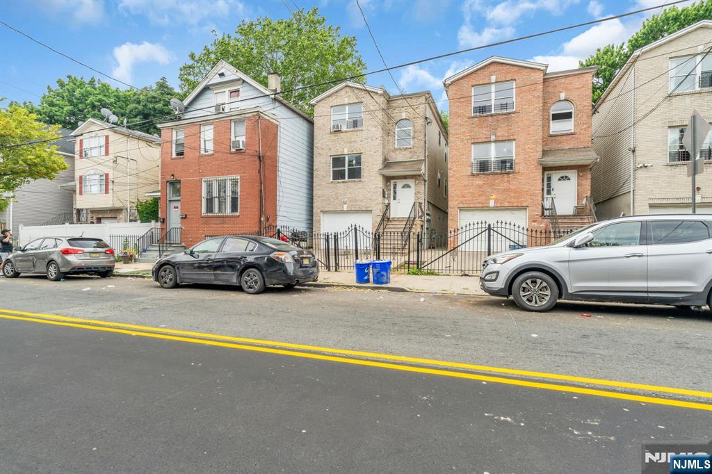 285 6th Street - Photo 1