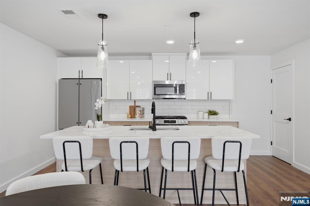 91 Union St #7A, Lodi, NJ 07644