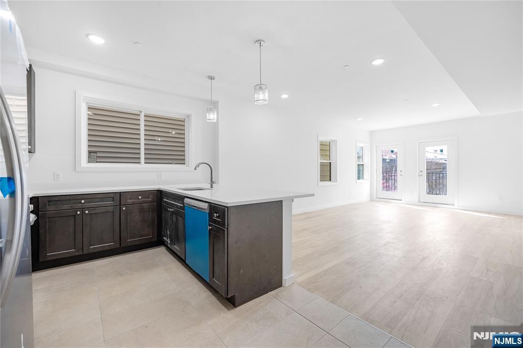 418 11th Street Floor 2 - Photo 3