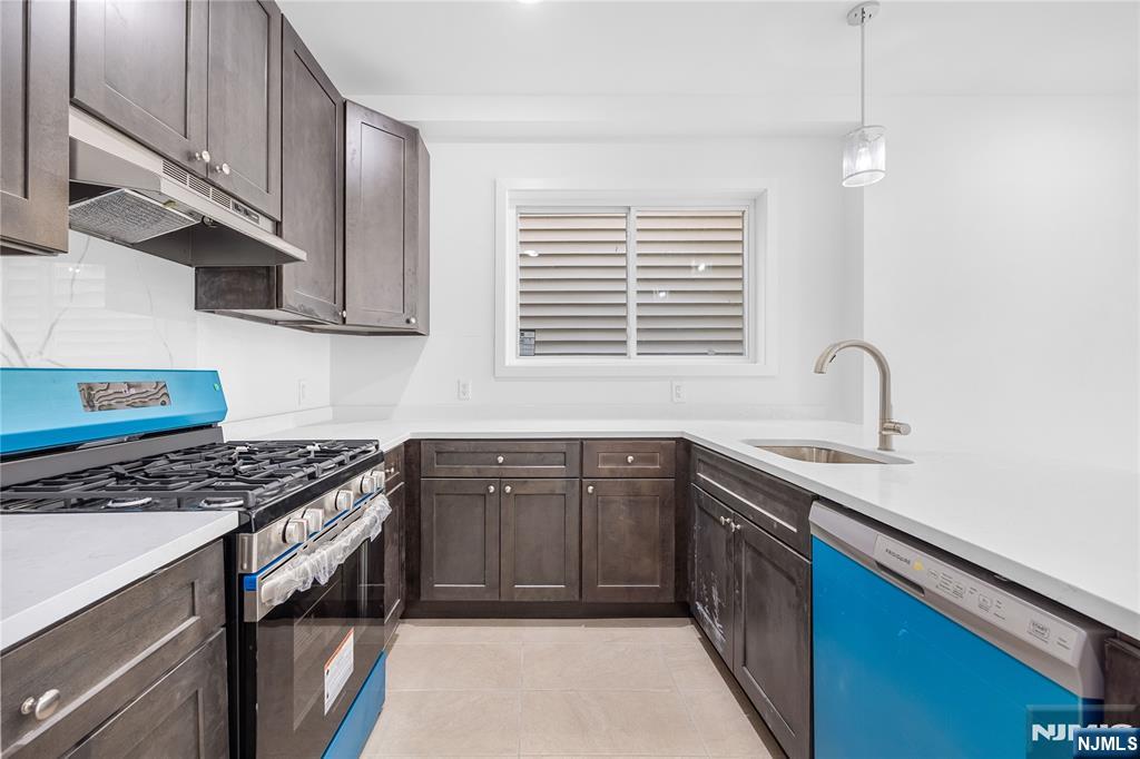 418 11th Street Floor 2 - Photo 5