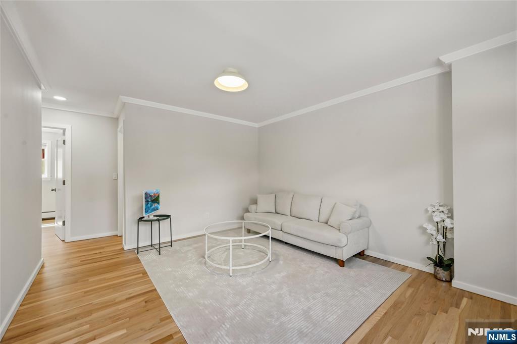 901 Washington Drive - Photo 3