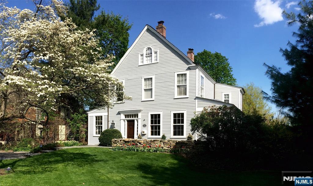 53 Hillside Avenue - Photo 1