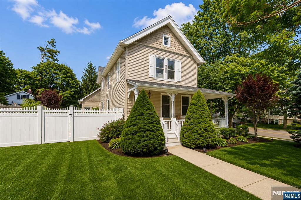 308 Demarest Avenue - Photo 2
