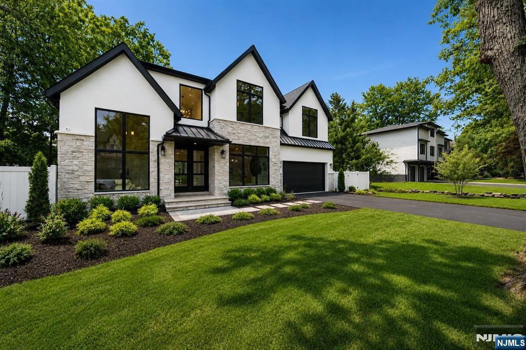 64 Prescott St, Demarest, NJ 07627