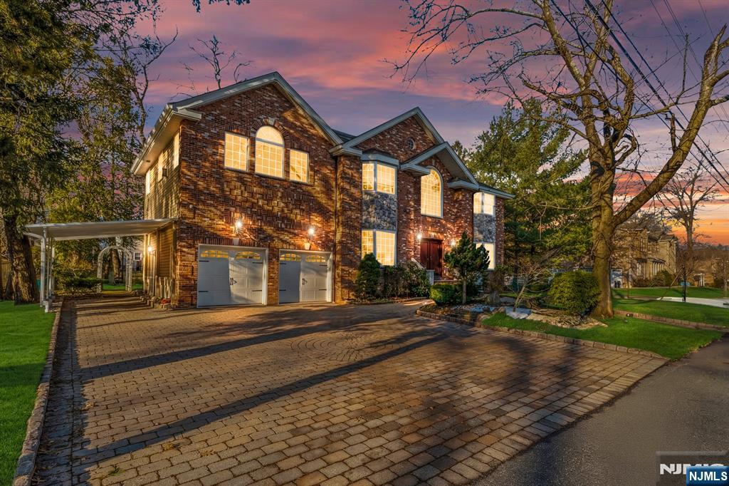 49 Ross Avenue - Photo 2