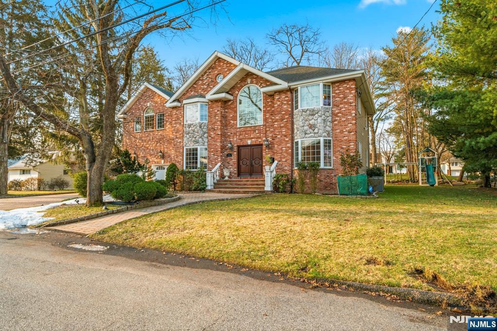 49 Ross Avenue - Photo 4