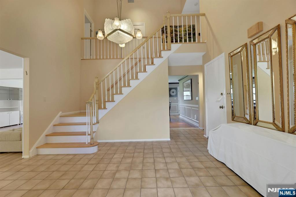 42-09 Cosgrove Court - Photo 3