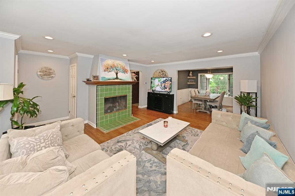 73 Ralph Avenue - Photo 4