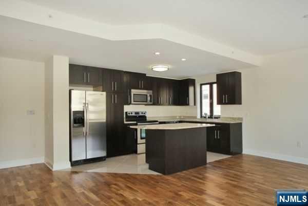 29 1st Street 607 - Photo 2