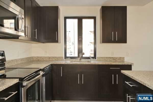 29 1st Street 607 - Photo 4