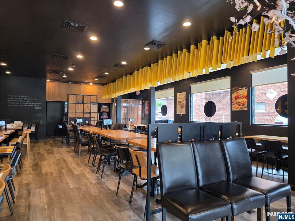 108 Broad Ave, Palisades Park, NJ 07650